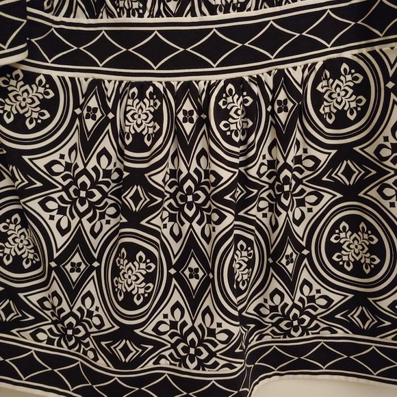 BCBGMaxazria empire waist black and white boho top size small - Picture 2 of 9